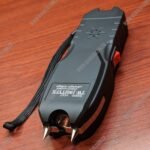 TASER ELÉCTRICO CON ALARMA
