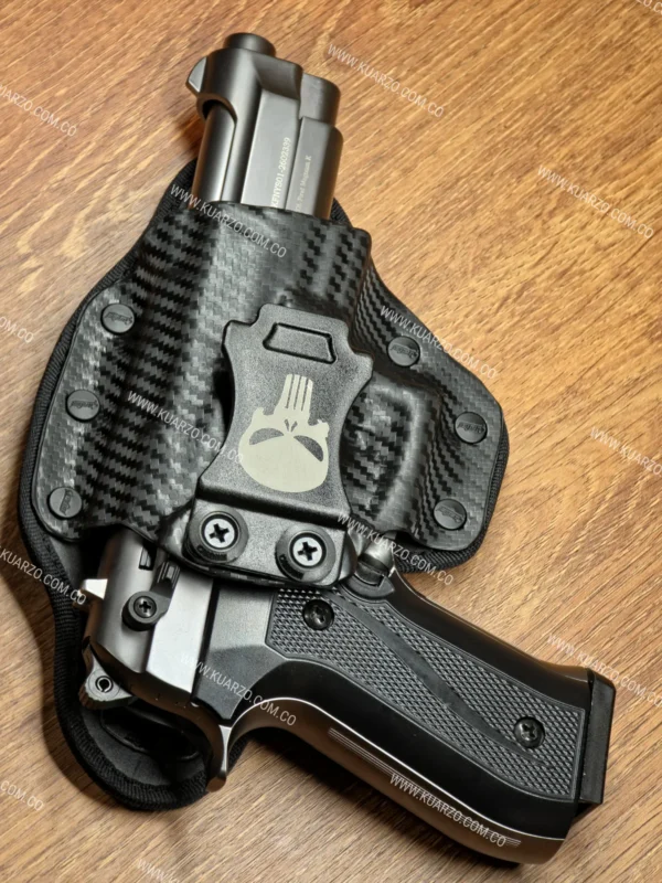 Funda Híbrida Kydex Fibra de Carbono Clip Punisher Glock, Beretta 92, Indumil Córdova, Fogueo Ekol, Blow, Retay, Airsoft Gas [Respaldo Malla]